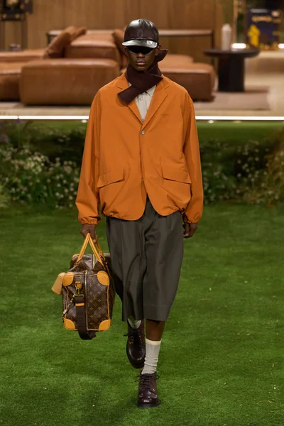 Look 50